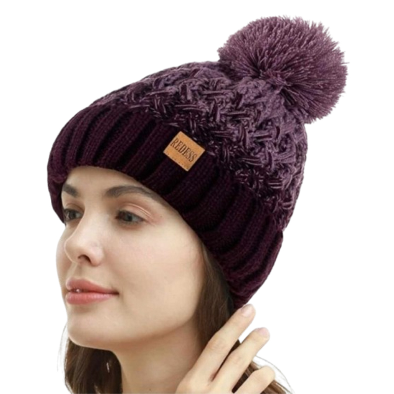 Ocieplana zimowa czapka z pomponem - obrazek 2