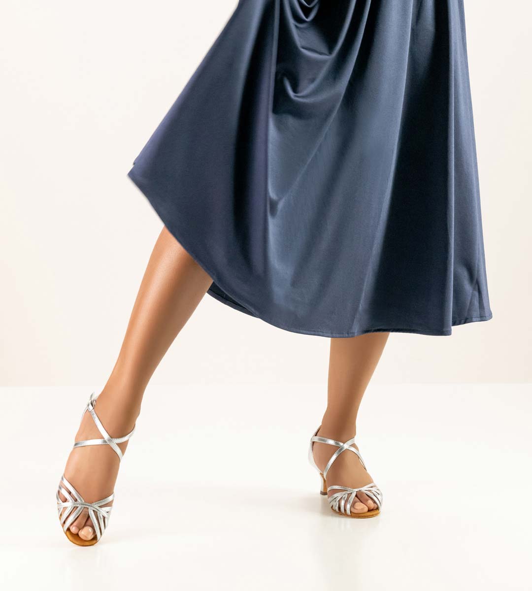 Damskie buty do tańca srebrne - obrazek 4