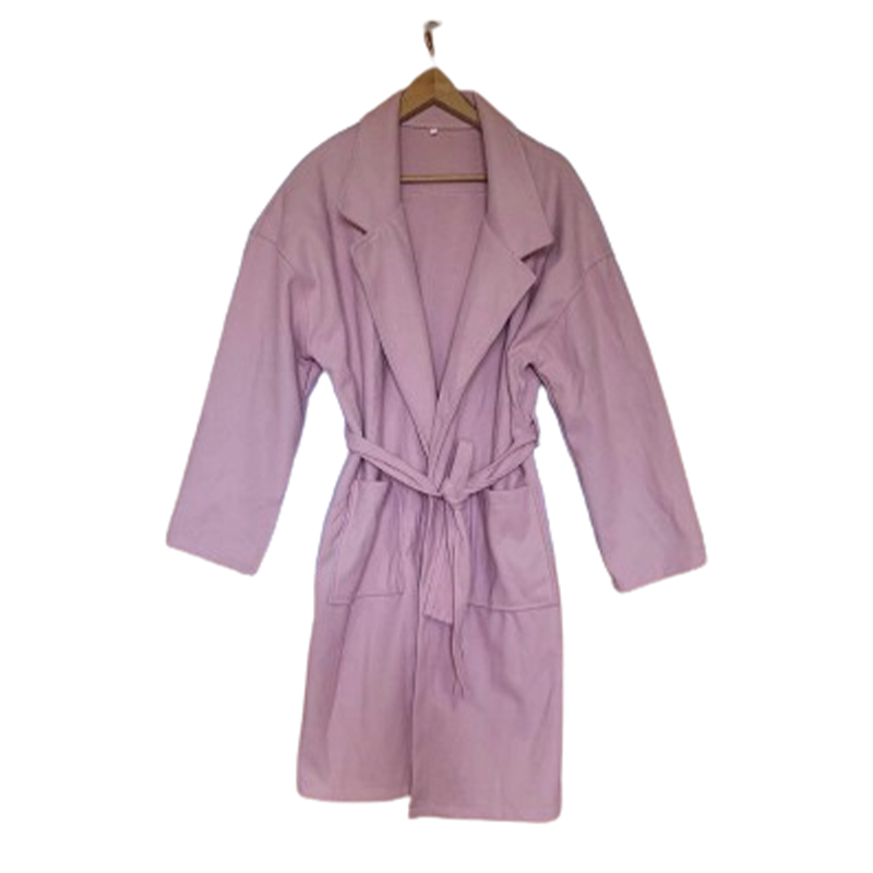 Różowy płaszcz damski wiązany