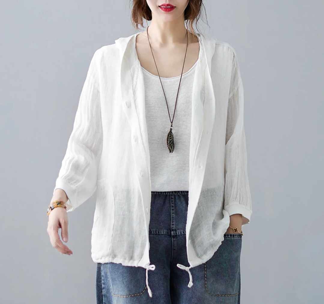 Damska lniana bluzka biała z kapturem - obrazek 2