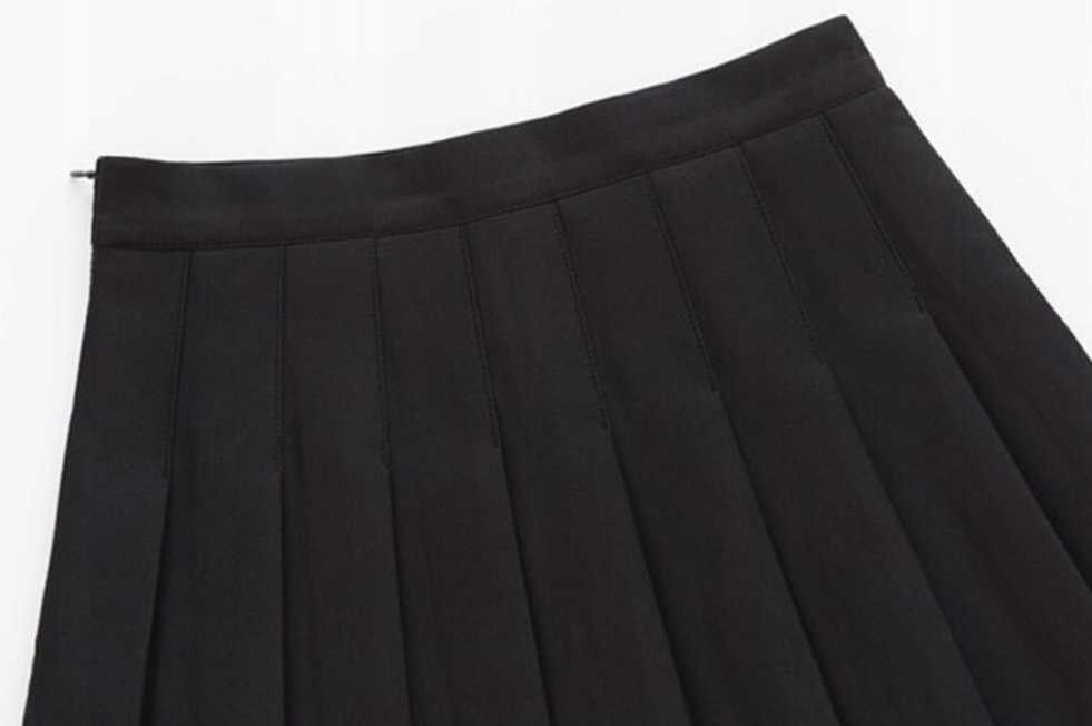 Plisowana czarna spódnica mini rozmiar S - obrazek 4