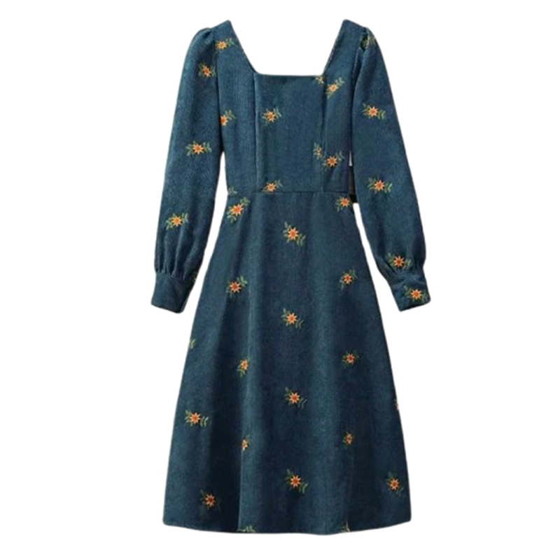 Rozkloszowana sztruksowa sukienka midi