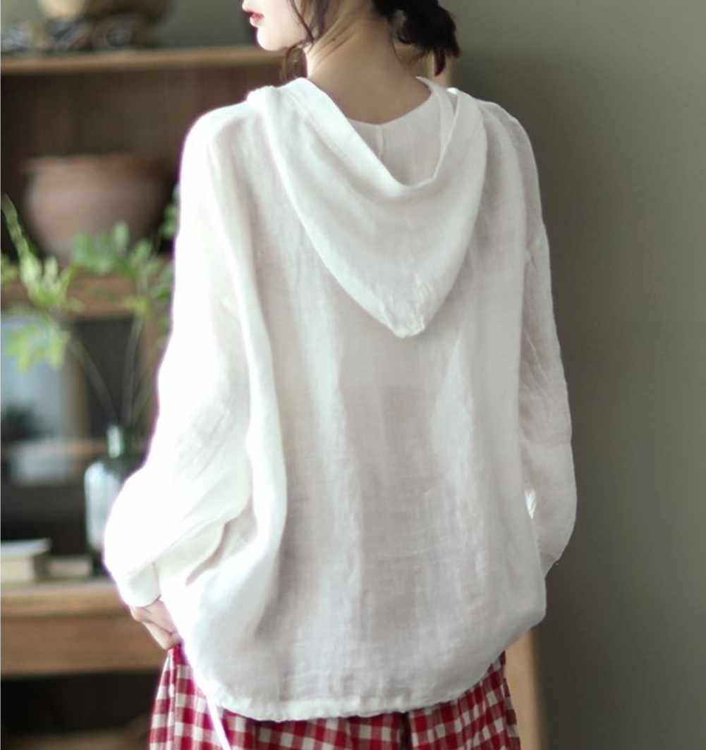 Damska lniana bluzka biała z kapturem - obrazek 4