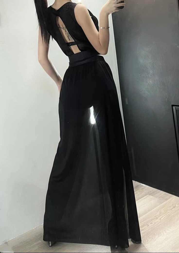 Kostium damski seksowny w gotyckim stylu - obrazek 5