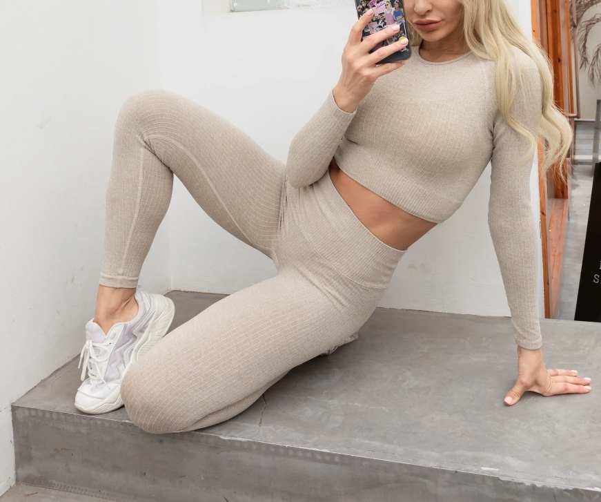 Beżowy 2-częściowy komplet sportowy rozmiar M - obrazek 3