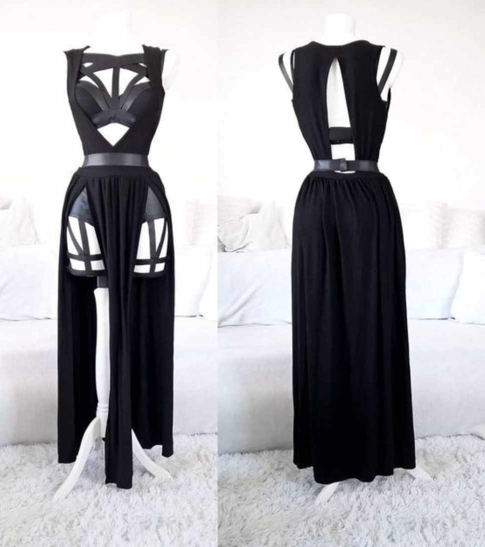 Kostium damski seksowny w gotyckim stylu - obrazek 2